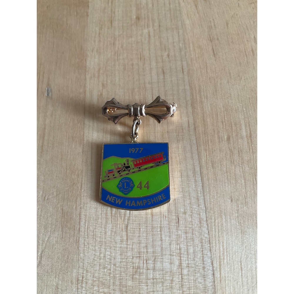 Vintage Lions Club 1977 New Hampshire District 44 Train Enamel Bow Brooch Pin